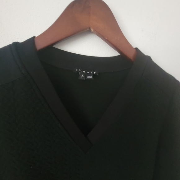 Theory Black Textured V-neck Side Zip Sweater Size Small - Picture 2 of 10